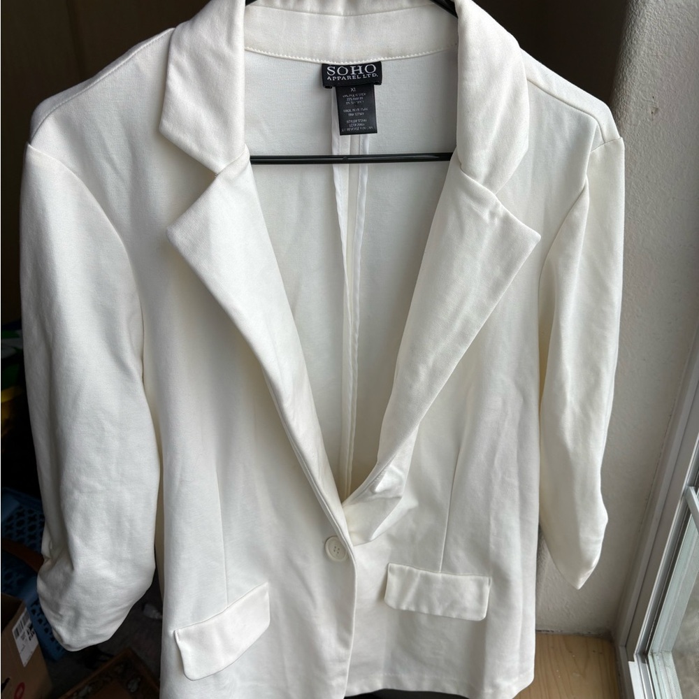 Soho Apparel Women's Cream Blazer